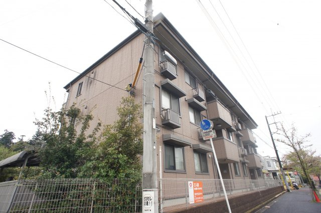 コンフォート新柏の外観