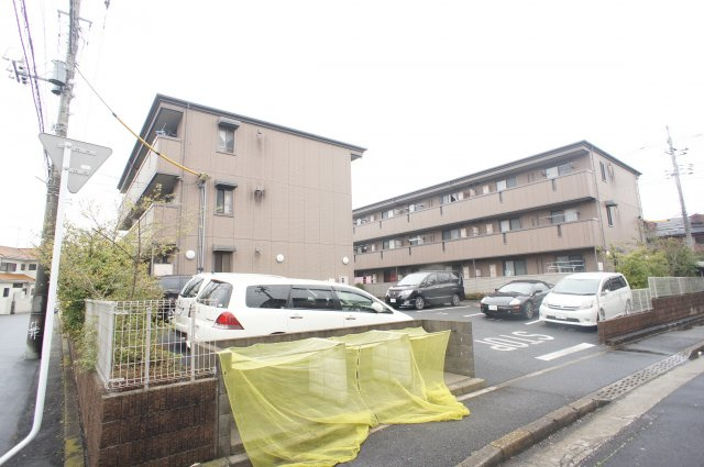 コンフォート新柏の外観