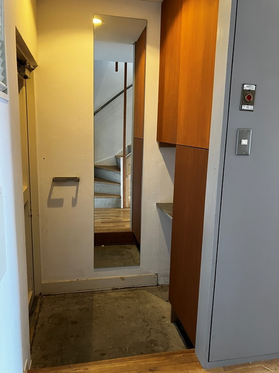 経堂セントラルマンションの玄関