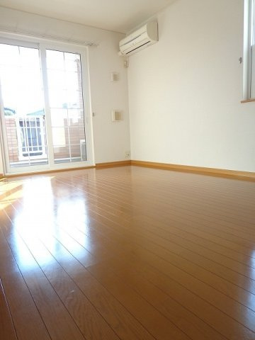 サンセールＡの居間・リビング