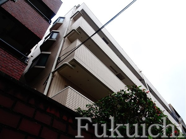 ワールドパレス学芸大学の外観