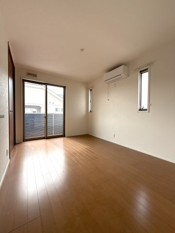 【洋室】 | SUNSET MALL D