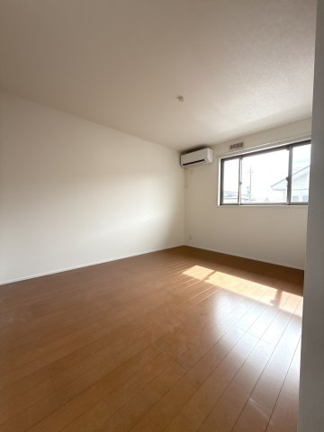 【洋室】 | SUNSET MALL D