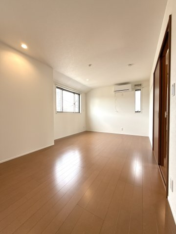 【寝室】 | SUNSET MALL D