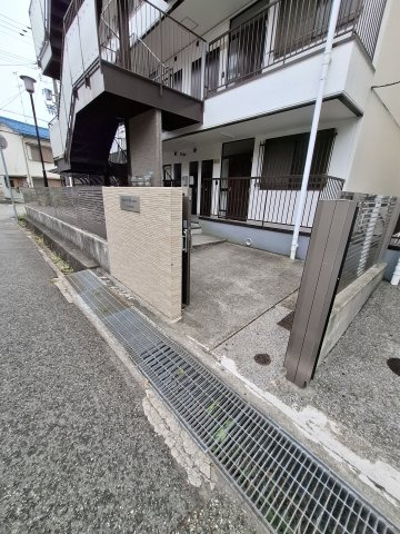 パークサイド武庫川の駐車場