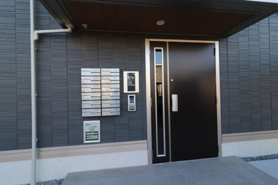 【エントランス】 | PREMILIFE牧 | エントランス