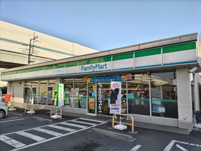 ファミリーマートさいたま松本店まで750ｍ