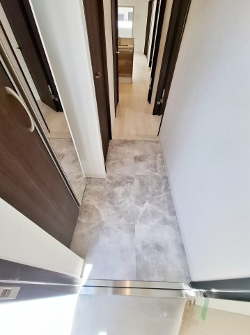 GROOVE上甲子園レジデンスの玄関