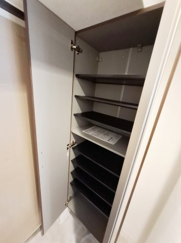 GROOVE上甲子園レジデンスの収納|シューズBOX