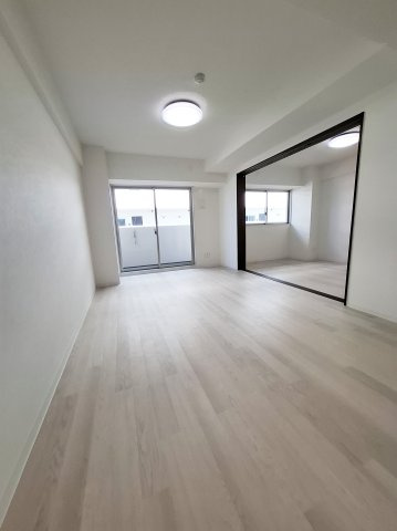 GROOVE上甲子園レジデンスの居間・リビング