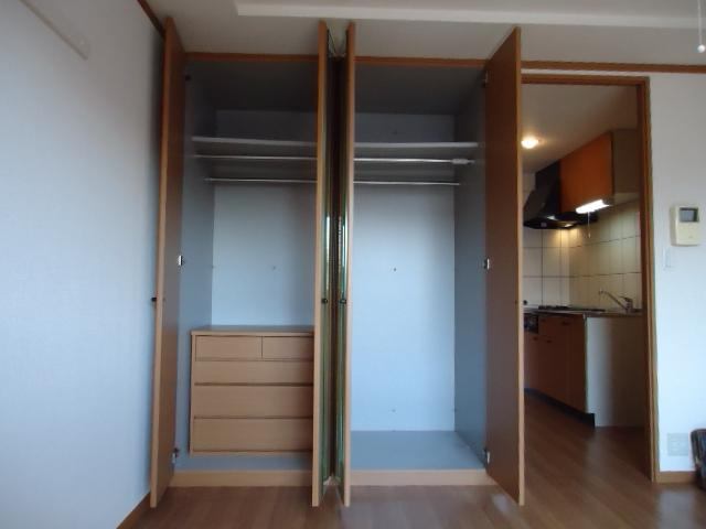 グローリアス・キャッスルⅠの収納|クローゼット