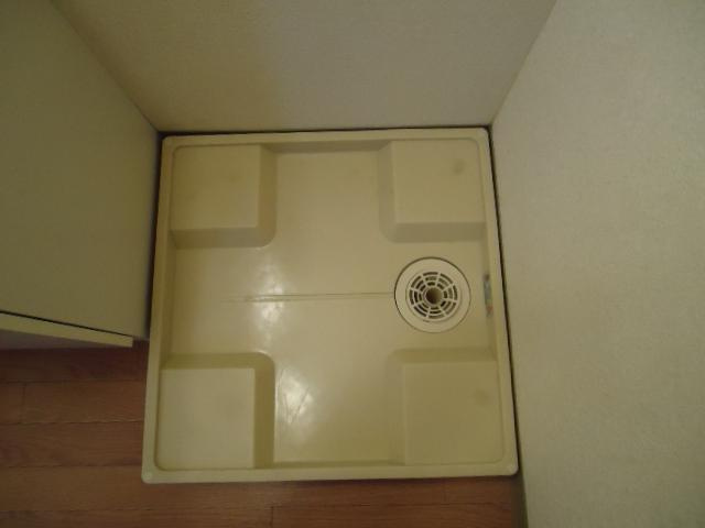 グローリアス・キャッスルⅠの洗面所|室内洗濯機置場