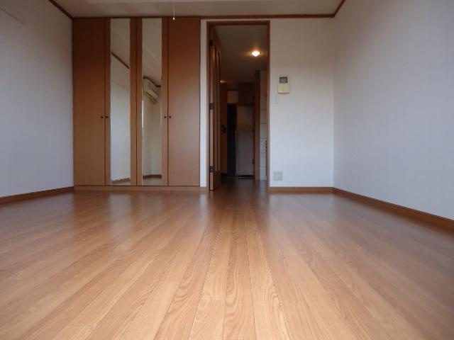 グローリアス・キャッスルⅠの内装|洋室