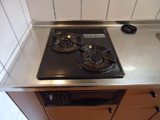 グローリアス・キャッスルⅠのキッチン|ガスコンロ付