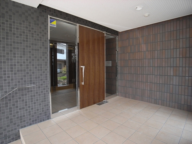 エクセル八雲のエントランス