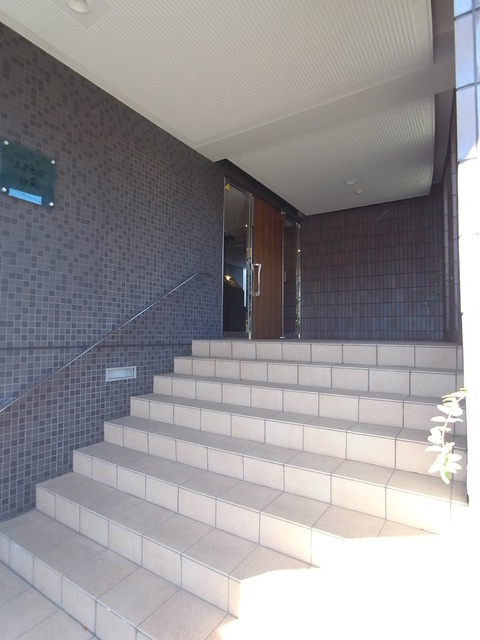 エクセル八雲のエントランス