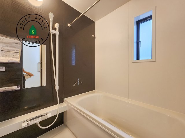 糟屋郡篠栗町田中1丁目第1-4棟（1号棟）の浴室|浴室は一日の疲れを癒す場所だから、家族みんながゆったりできる快適設計。追い炊き機能付きオートバス。安定した温度で、いつでも快適に入浴できます。