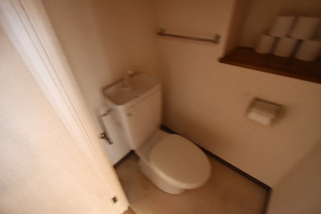 平和ビルのトイレ