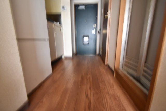 平和ビルの内装