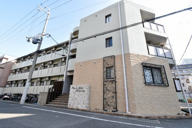 Royale離宮西宮の外観