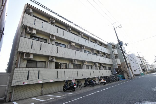 Royale離宮西宮の外観