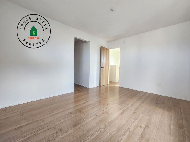 福岡市東区高美台1丁目第3-1棟（1号棟）の内観：施工例|主寝室には収納力に優れたクローゼットがありますので、お部屋もすっきり片付きます。