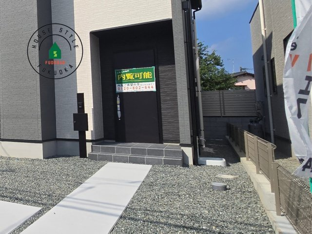 古賀市天神6丁目第1-2棟（1号棟）の玄関|おでかけの時も帰った時も、「我が家」を最初に感じでもらえる素敵な空間に。