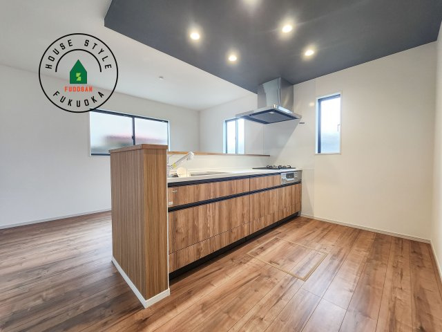 古賀市天神6丁目第1-2棟（1号棟）のキッチン|キッチン。グリル・食器洗い乾燥機・浄水器も完備。