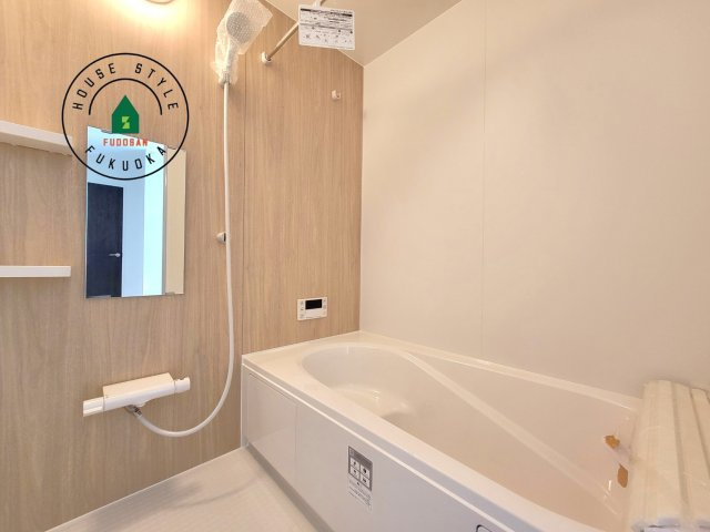 福岡市南区大平寺1丁目第10-2棟(1号棟)の内観：施工例|1日の疲れを癒してくれる広々バスルーム。雨の日のお洗濯にも大活躍な浴室乾燥機付です！