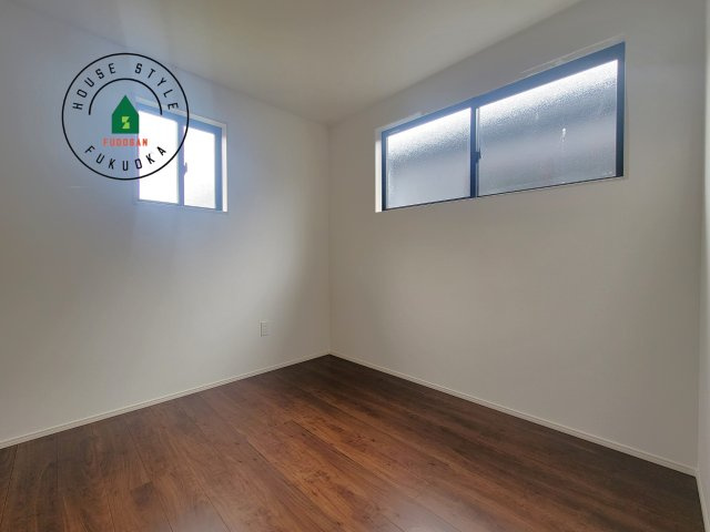 福岡市南区大平寺1丁目第10-2棟(1号棟)の内観：施工例|落ち着いた色調の洋室です。