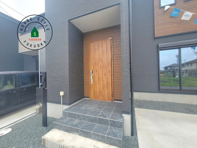 福岡市南区大平寺1丁目第10-2棟(1号棟)の外観：施工例|おでかけの時も帰った時も、「我が家」を最初に感じでもらえる素敵な空間に。