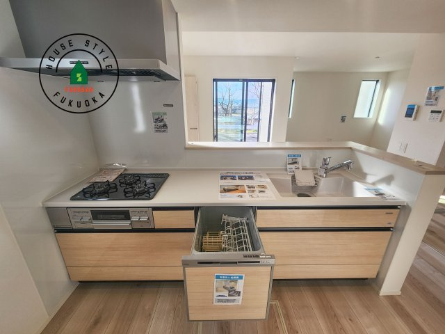 福岡市東区美和台7丁目第3-2棟(2号棟)の内観：施工例|キッチン。グリル・食器洗い乾燥機・浄水器も完備。