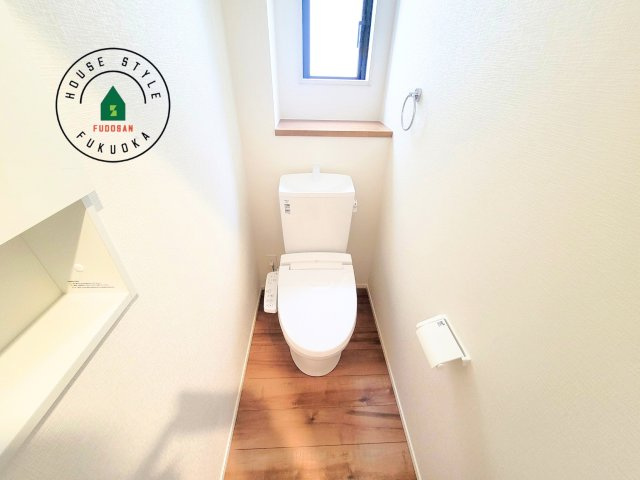 糟屋郡宇美町桜原1丁目第10-１棟(１号棟)の内観：施工例|温水洗浄便座を完備しております。2ヶ所にトイレがあるのは朝の慌ただしい時間も安心です。