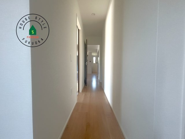 糟屋郡宇美町桜原1丁目第10-１棟(１号棟)の内観：施工例|平屋はワンフロアしかないため、部屋と部屋の距離が近くなります。 生活音の緩衝材として廊下を活用するのがおすすめです。