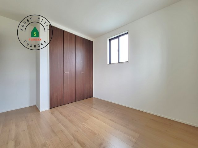 糟屋郡宇美町桜原1丁目第10-１棟(１号棟)の内観：施工例|柔らかい陽光が差し込む明るいお部屋を演出する設計。彩光の取れる窓が気持ちの良いお部屋を創り上げます。