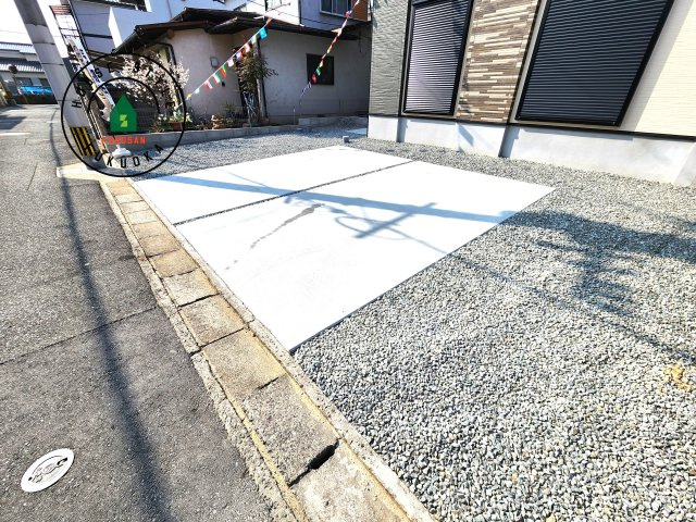 福岡市東区奈多1丁目第3-1棟（1号棟）の駐車場|広々した駐車場になります。3台並列駐車となります。