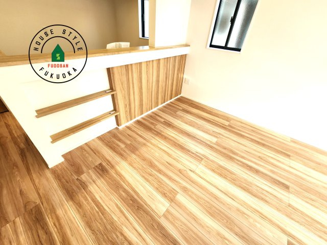 福岡市東区奈多1丁目第3-1棟（1号棟）のダイニング|キッチンから立ち込める香りが今日の料理を期待させます。