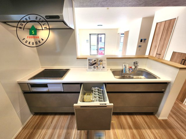 福岡市東区奈多1丁目第3-1棟（1号棟）のキッチン|キッチン。グリル・食器洗い乾燥機・浄水器も完備。
