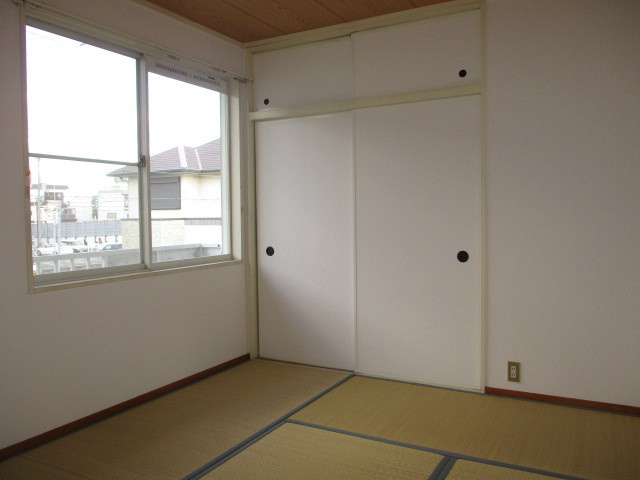 ルミエールいかるがの居間・リビング