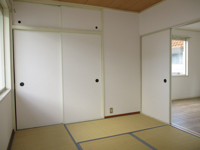 ルミエールいかるがの居間・リビング