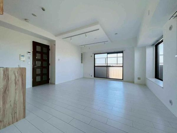 【居間・リビング】 | シャルマンフジ熊取壱番館　中古マンション