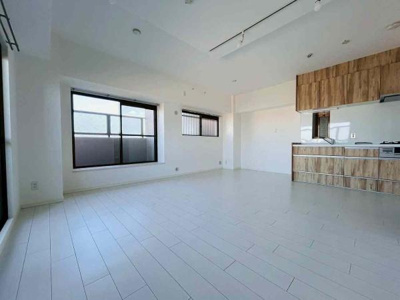 【居間・リビング】 | シャルマンフジ熊取壱番館　中古マンション