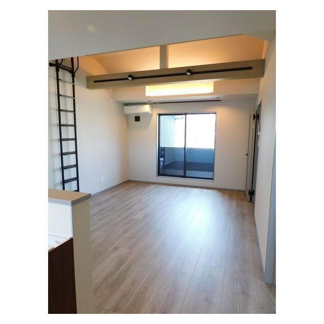 岐阜市茜部新所４丁目の一戸建ての居間・リビング