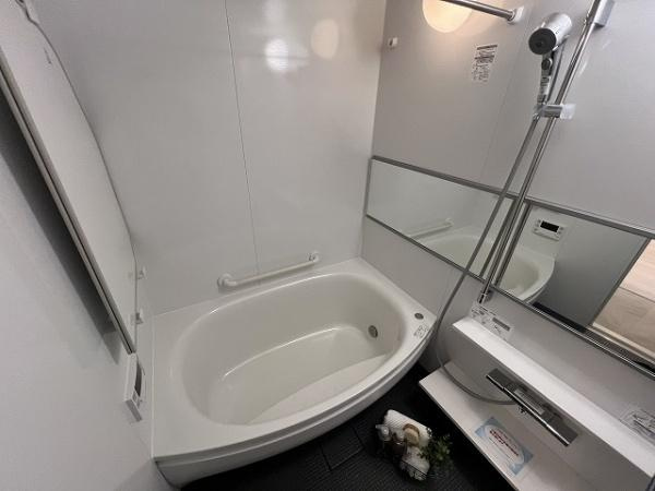 グランイーグル多摩川スカイフロントの浴室|追い焚き機能が付いているので、お風呂が冷めても安心！