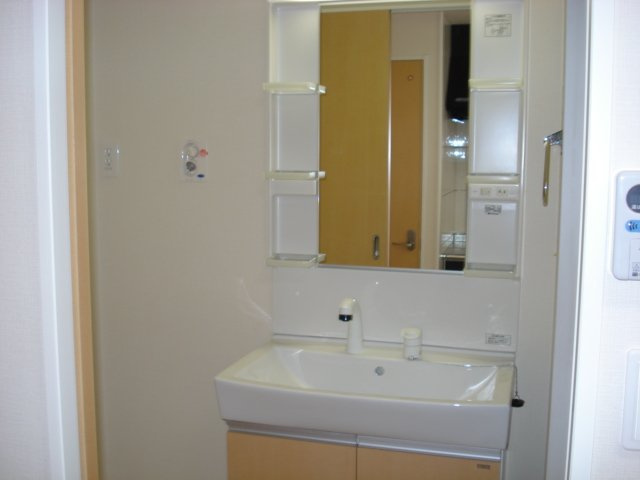 クレシアハウス大泉の洗面所|洗髪洗面化粧台