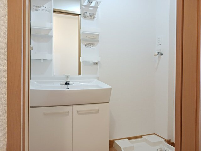 ベル・ガーデンＡの洗面所|広い洗面スペース