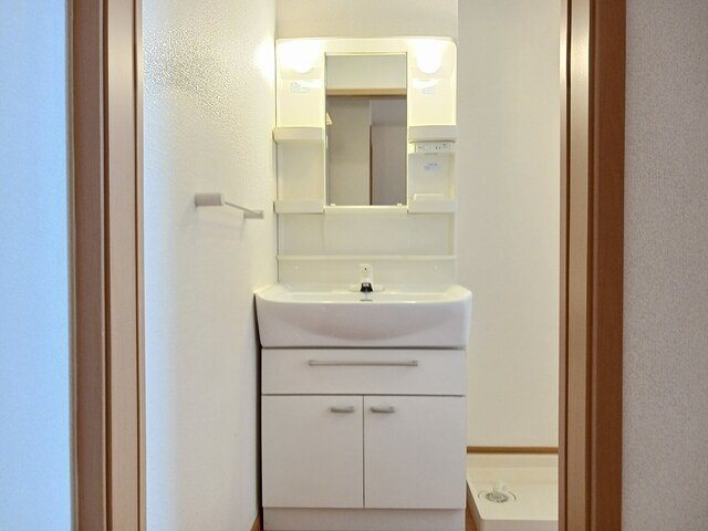 ラ・ソレイユＢの洗面所|使いやすい洗面所です