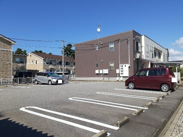 ドゥ・ファミーユＡの駐車場|カースペースがあります