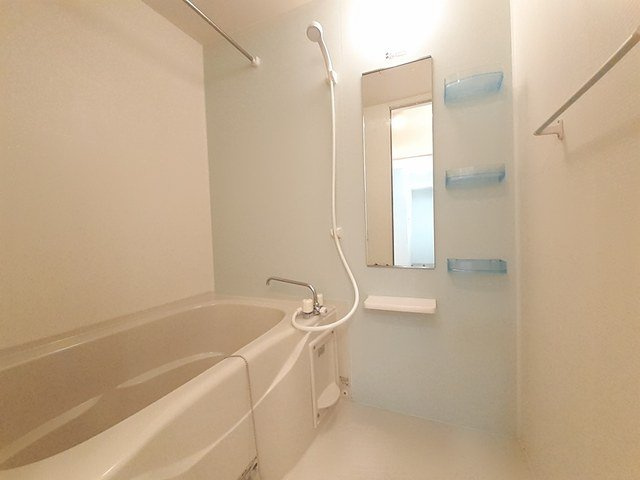 ドゥ・ファミーユＡの浴室|ゆったり過ごせるお風呂です