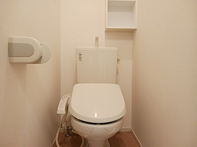 ジェフェリー・アーチャーⅣのトイレ|清潔感のあるトイレです